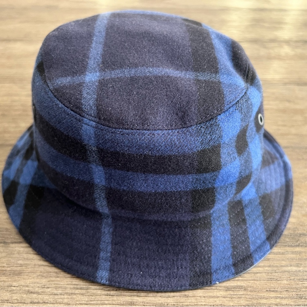 Burberry Wool / Cashmere Bucket Hat - Picture 4 of 10